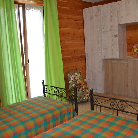 بورغو سان دالمازو B&B L'Albero E Le Stelle المظهر الخارجي الصورة